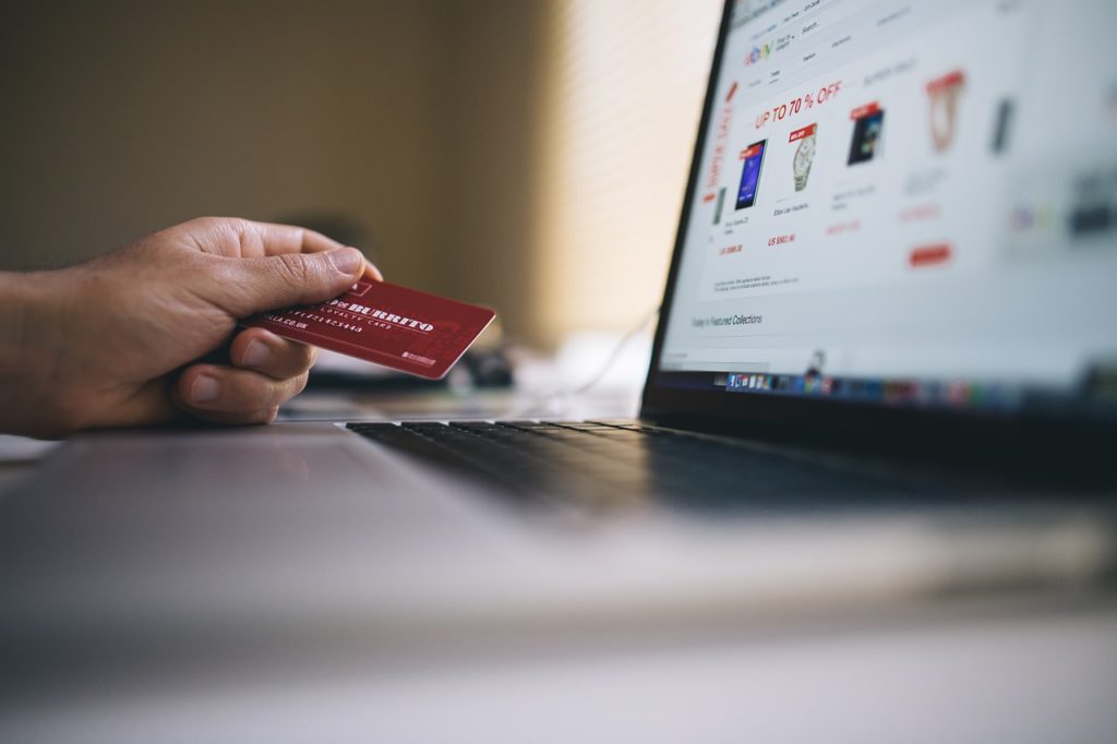 ecommerce website, shopping, credit card-2607114.jpg