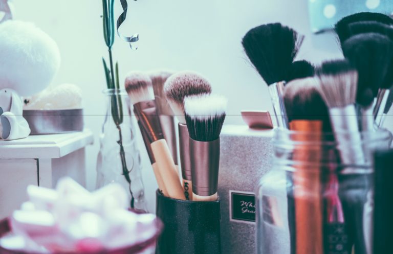 How to Clean Your Makeup Brushes