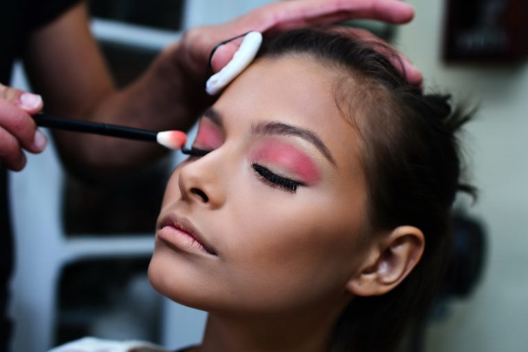 How to Make Your Makeup Last All Day