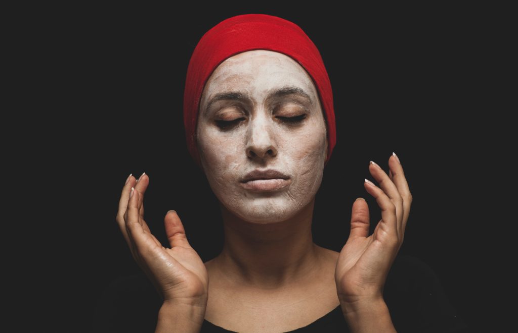 Skin care habits that worsen acne