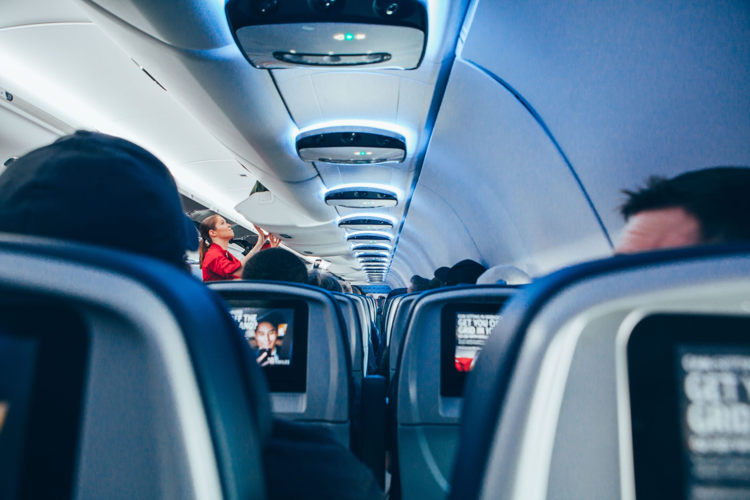 How to Keep Your Skin Hydrated on a Flight