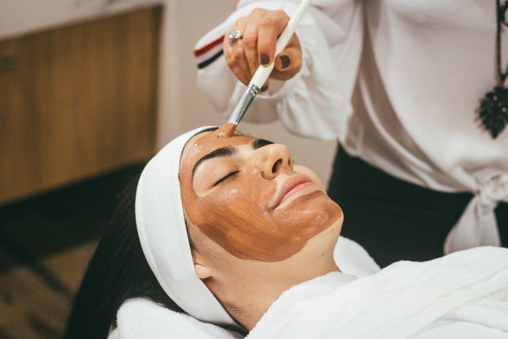 How to Get a Job in the Beauty Industry