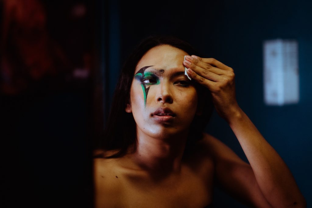 How to Remove Your Makeup