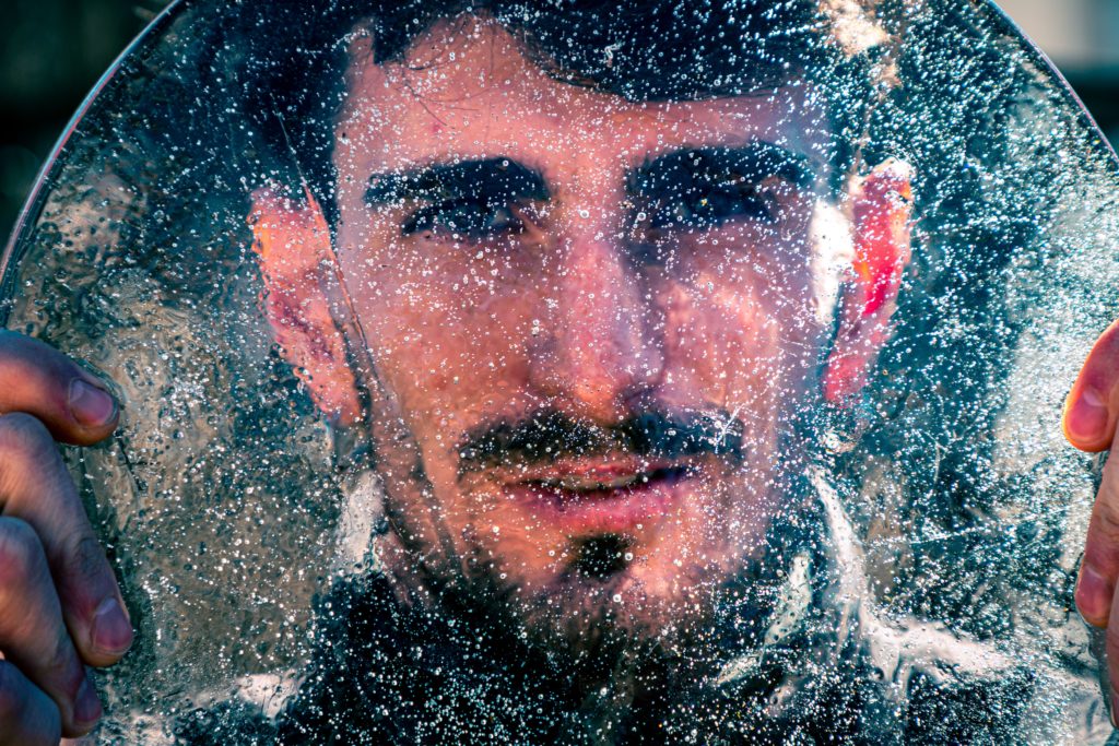 8 Amazing Benefits Of Rubbing Your Face With Ice