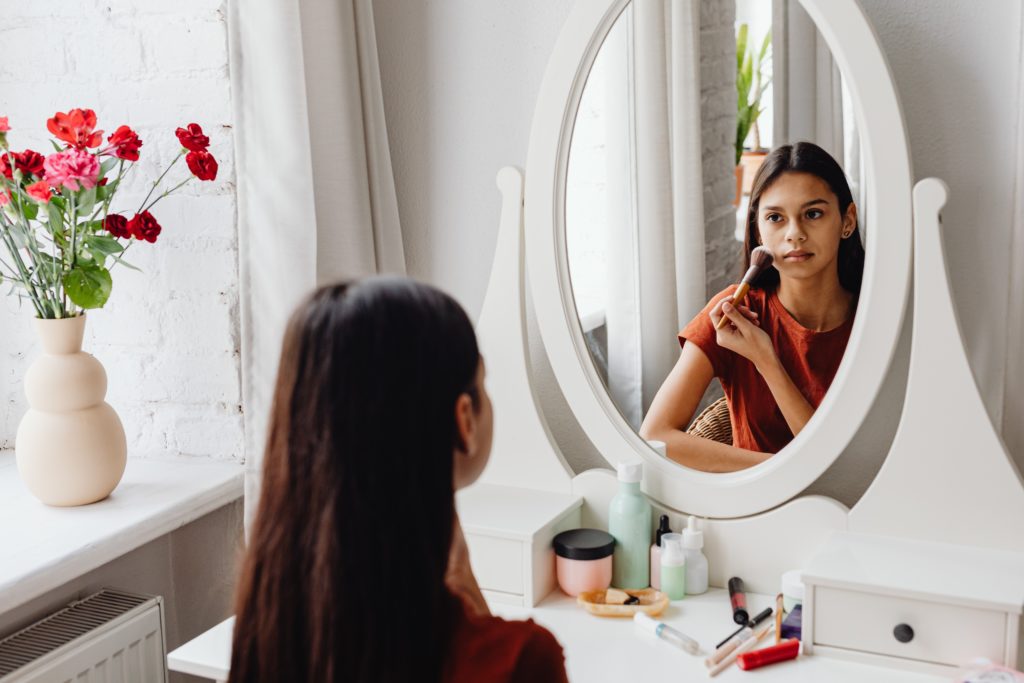 Preparing the Skin Before Applying Makeup