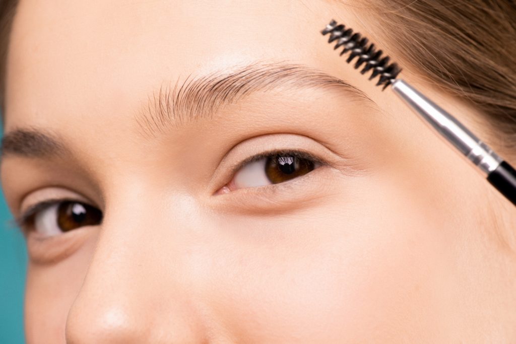 Preparing Your Eyebrows