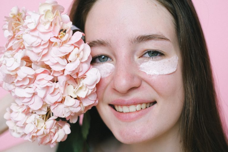 How To Find Serums And Eye Creams To Reduce Dark Circles