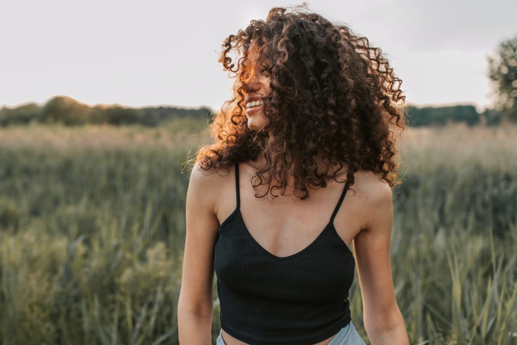 Tips To Avoid Frizzy Hair While Traveling