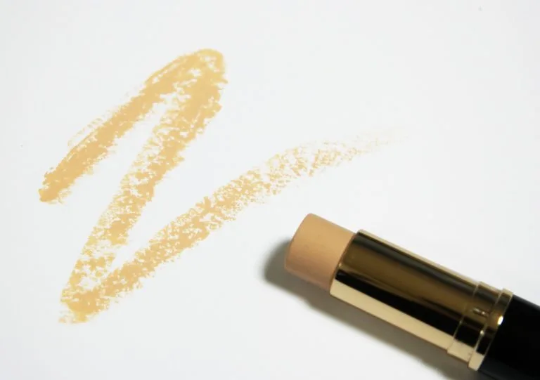 Combat Oily Skin Best Foundations for Acne-Prone Skin