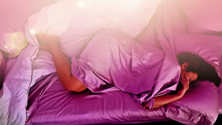 Benefits of Using a Silk Pillowcase for Hair and Skin Health