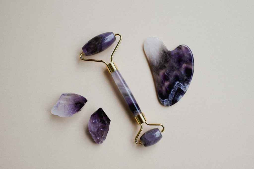 Benefits of Using a Jade Gua Sha Tool for Facial Massage
