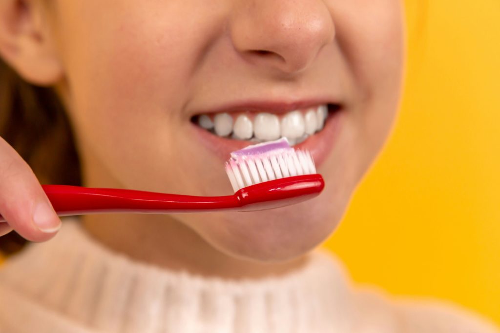 DIY Natural Toothpaste Recipes for Healthy Teeth and Gums