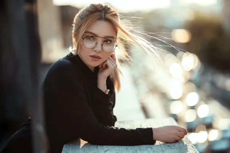 Makeup Tips for Glasses Wearers