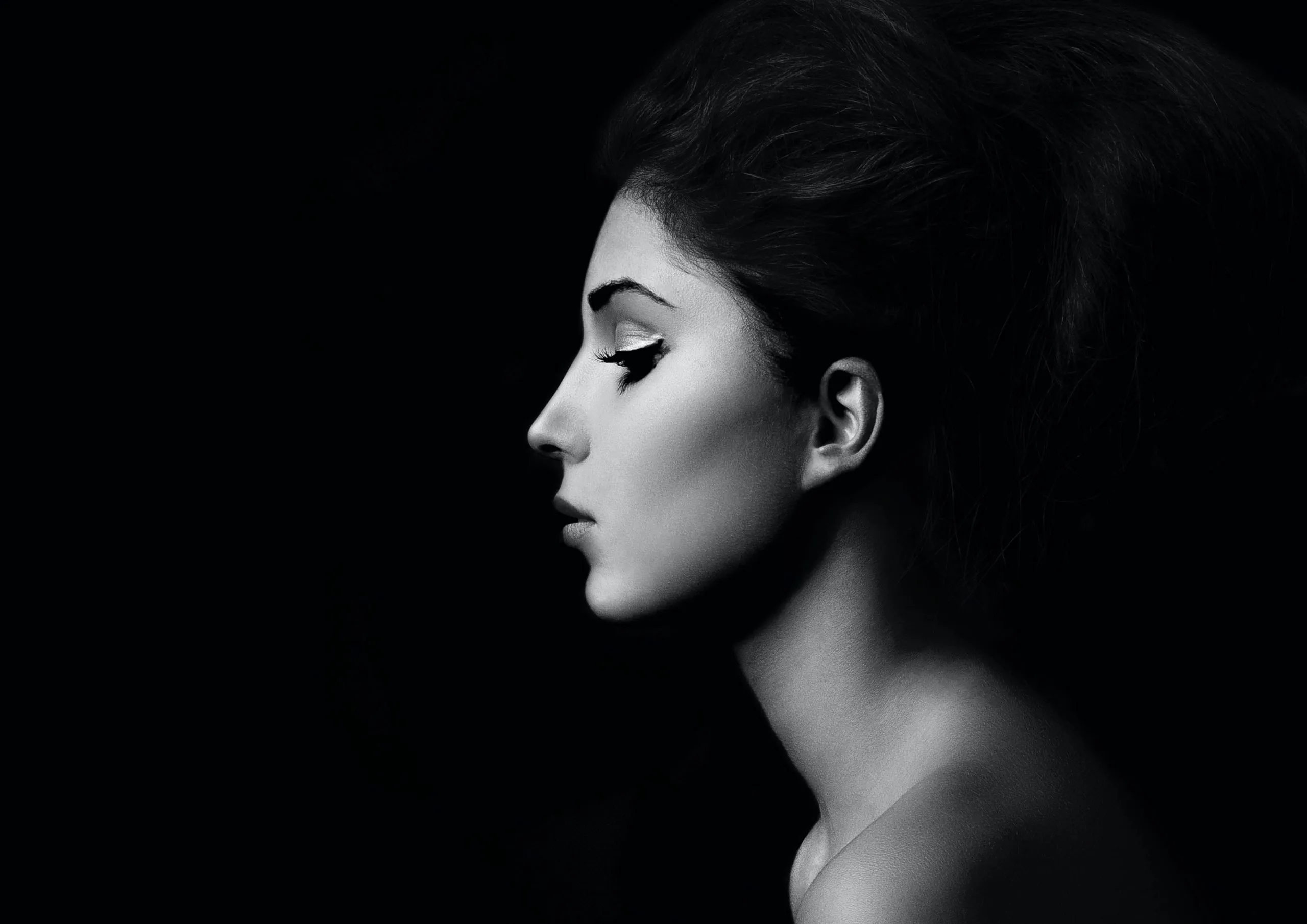 The Influence of Art Movements on Makeup Trends