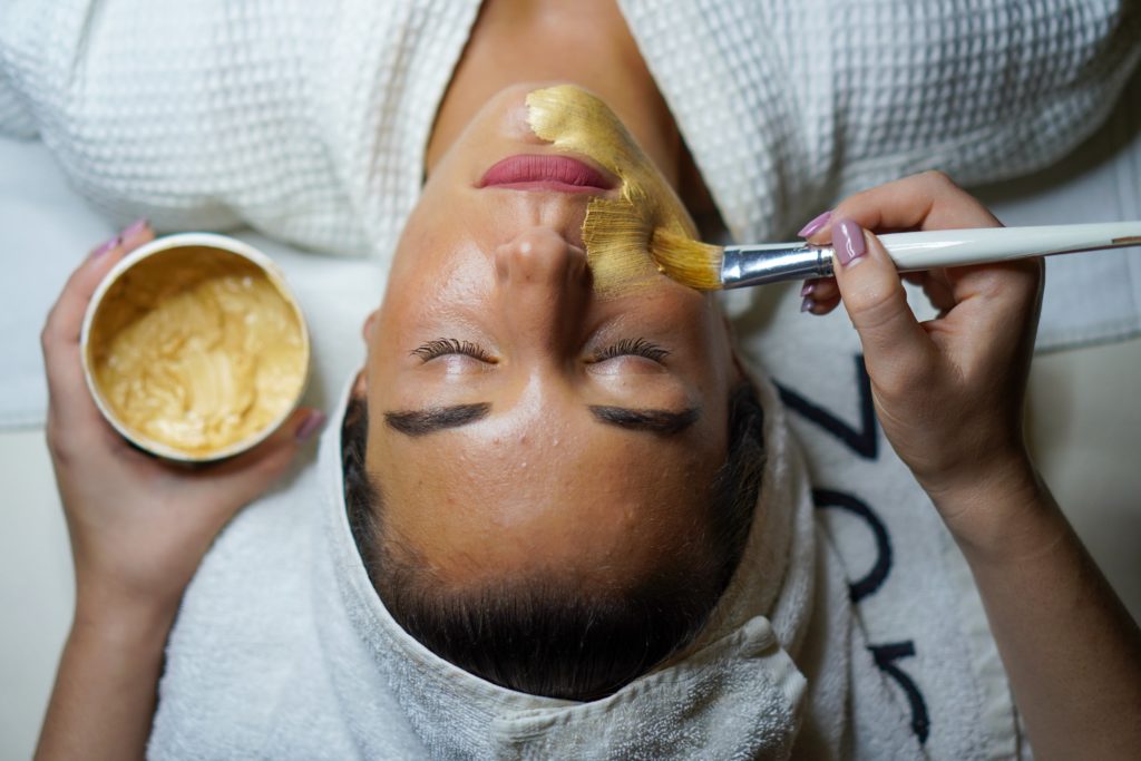 How To Make Your Own Tumeric Face Mask