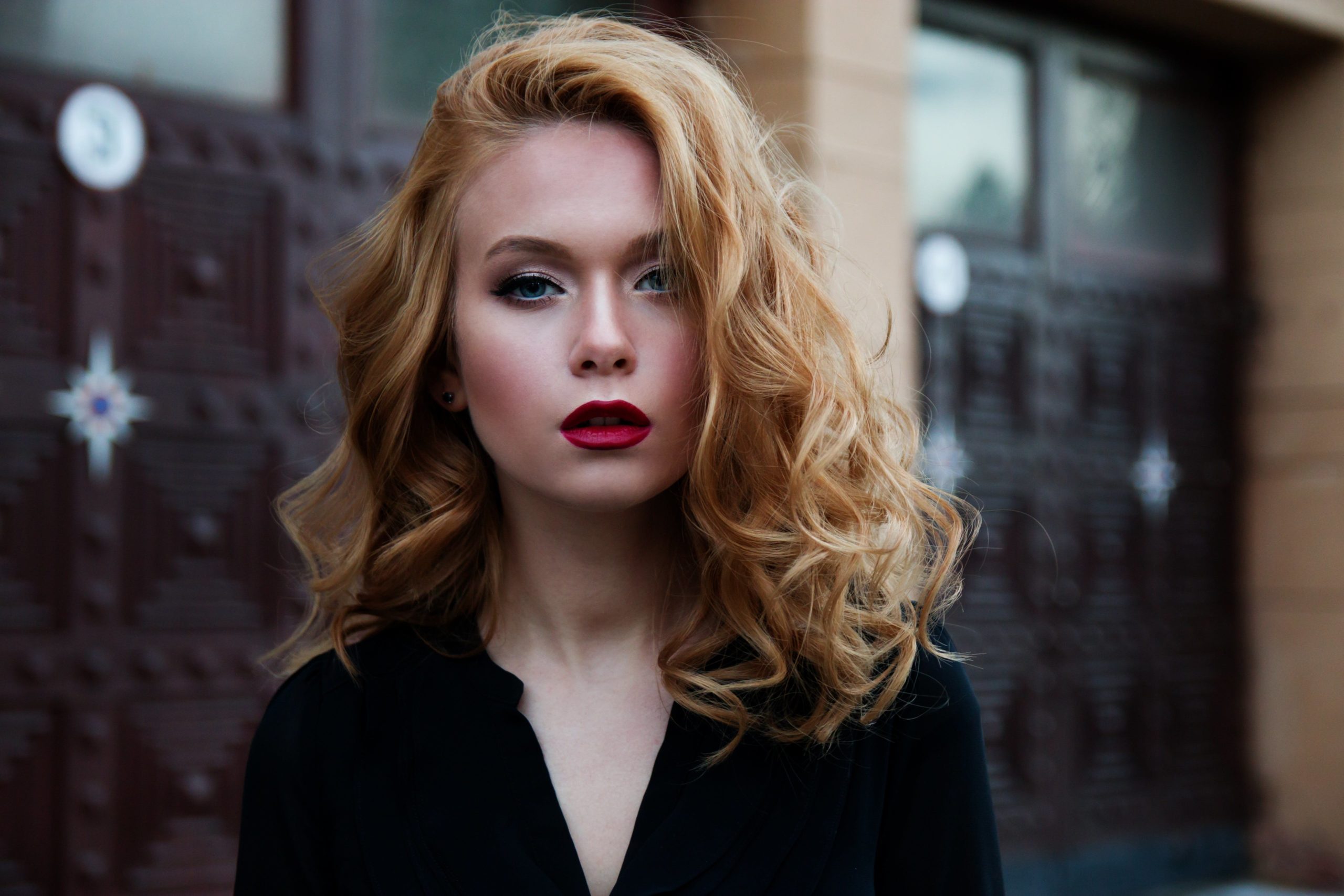 Exploring the World of Customized Makeup