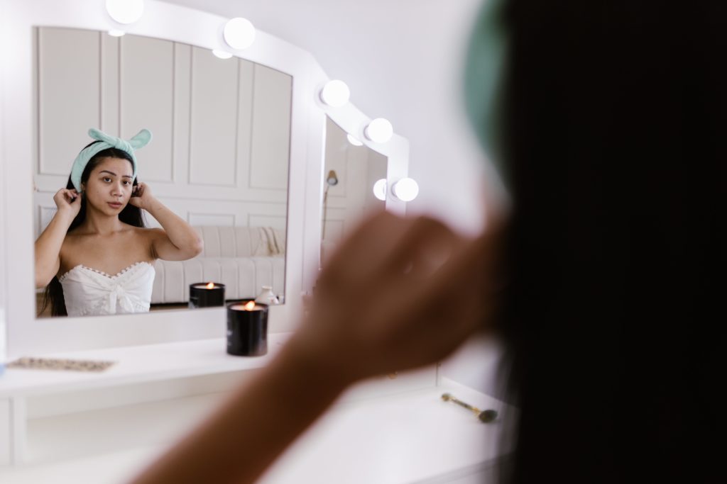Aromatherapy for Stress Relief and Better Sleep
