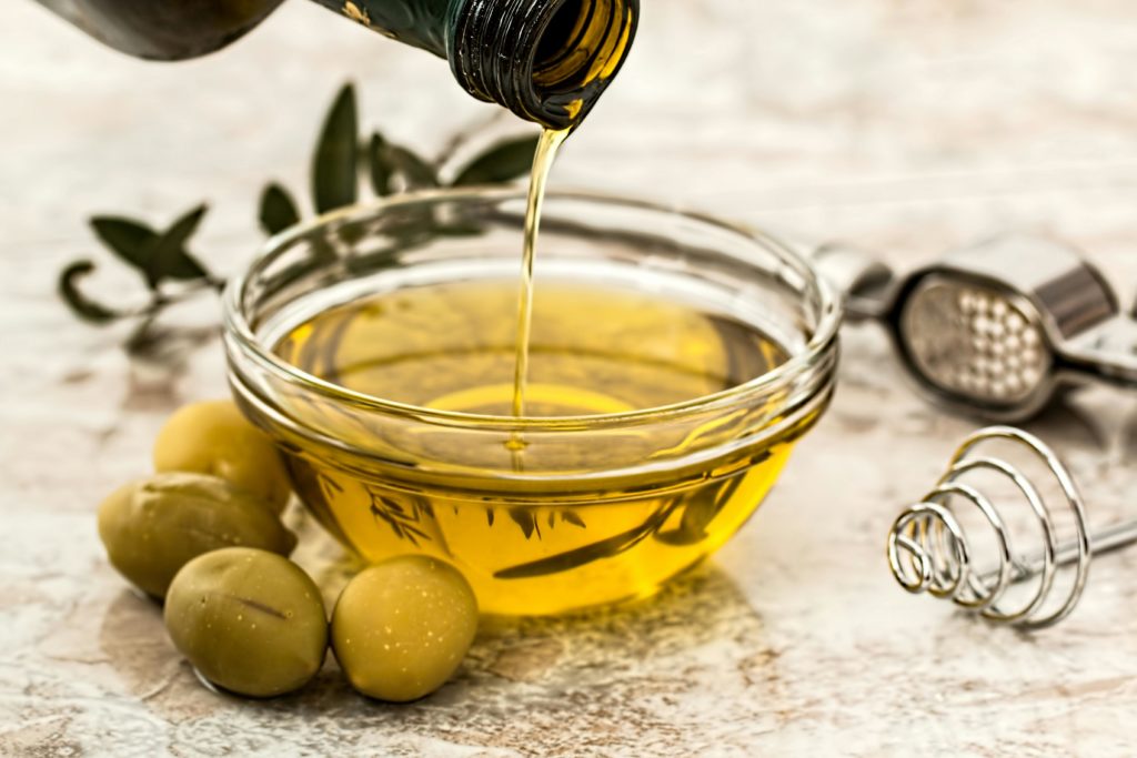 How to Create Your Herbal Hair Oil Infusion for Growth