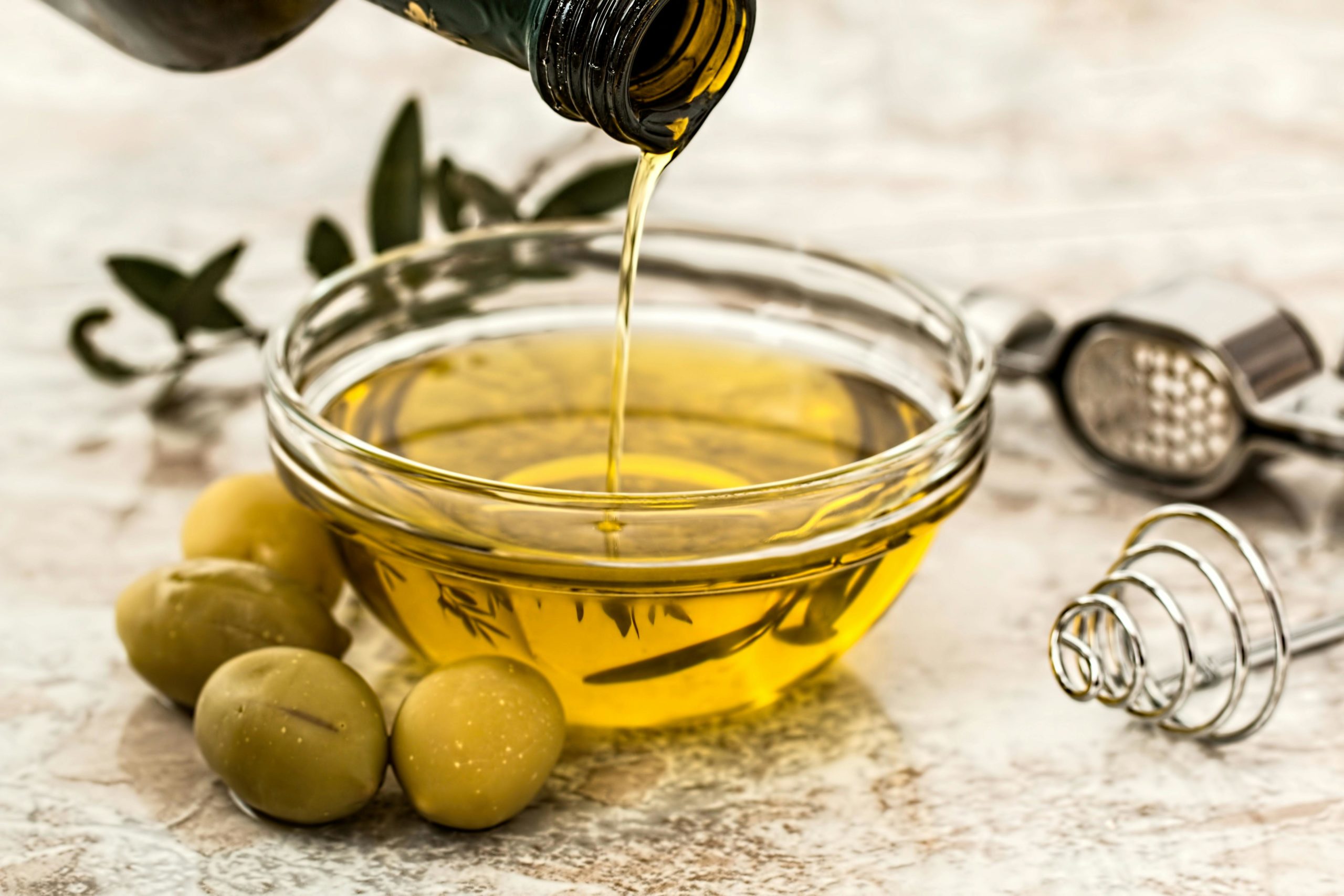 How to Create Your Herbal Hair Oil Infusion for Growth