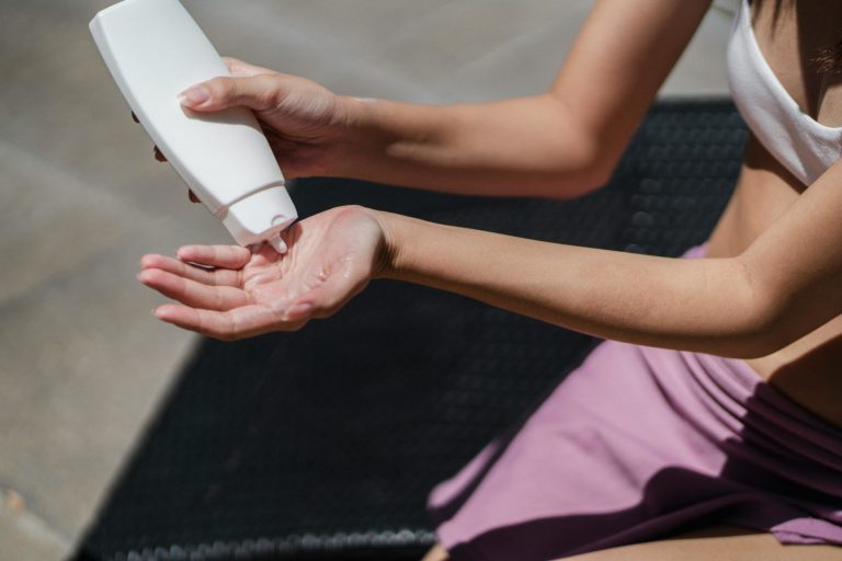 Steps To Choose A Moisturizer For Acne Prone Skin