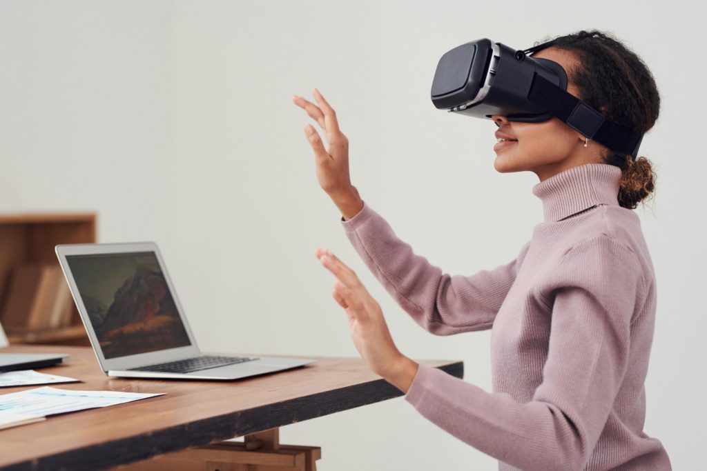 Connection Between Beauty and Virtual Reality Gaming