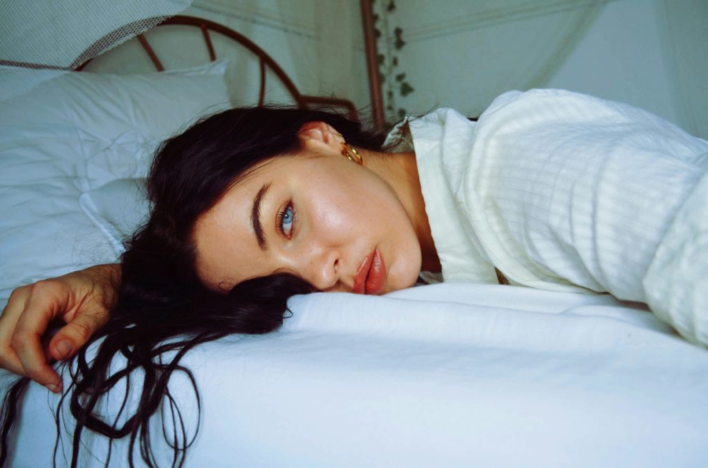 Importance of Removing Eye Makeup Before Bed