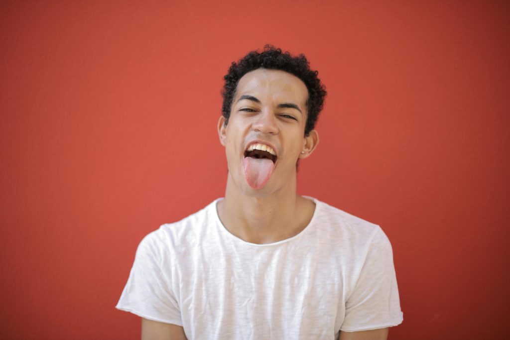 Benefits of Using a Tongue Scraper