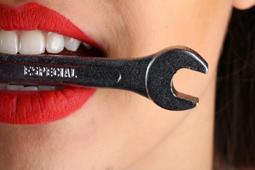 How to Whiten Your Teeth Naturally at Home
