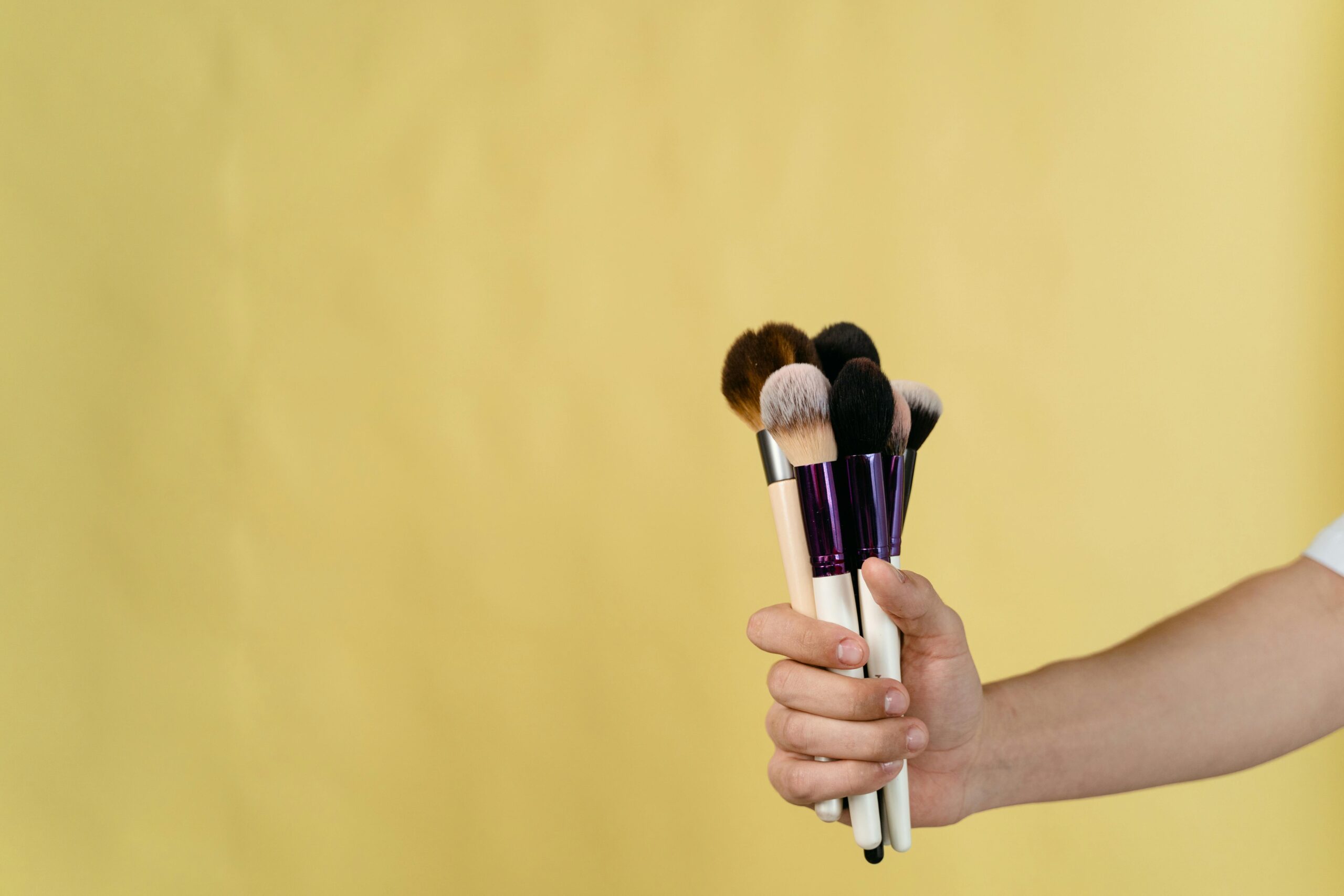 DIY Natural Solutions for Cleaning and Maintaining Beauty Tools