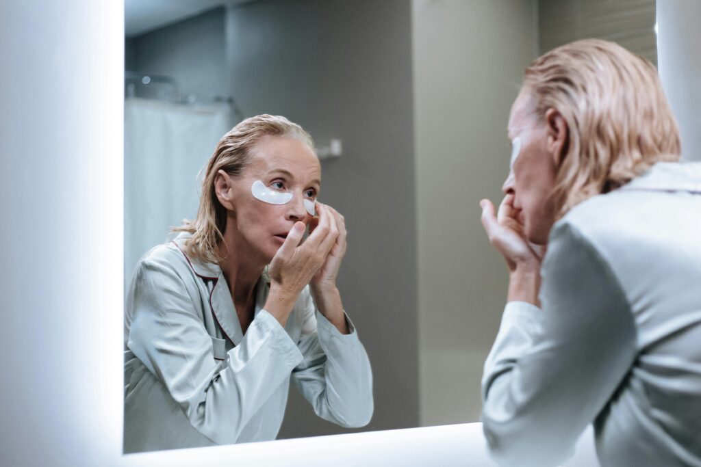 Benefits of Using Cooling Eye Masks for Puffy Eyes