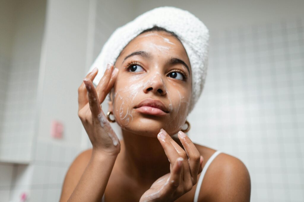 How to Create a Customized Skincare Routine for Acne-Prone Skin