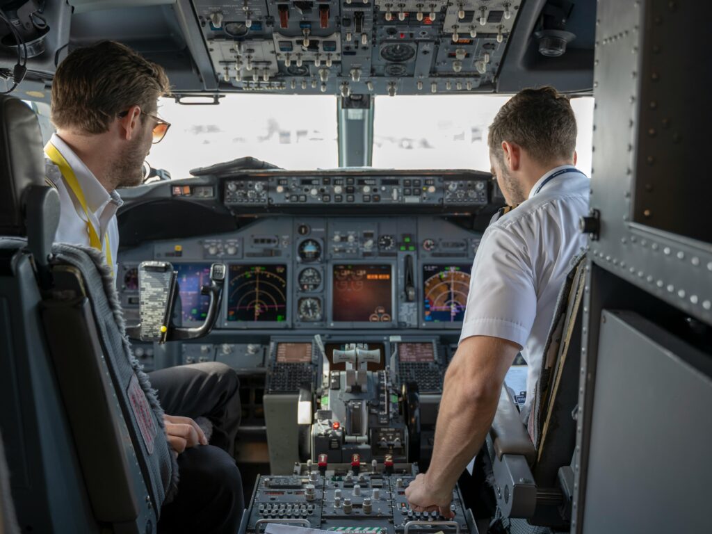 Skincare Tips for Frequent Flyers: Combatting Dehydration and Fatigue