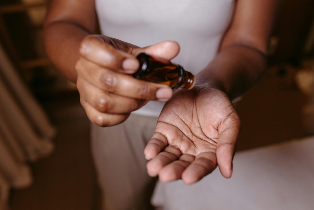 Benefits of Using Evening Primrose Oil for Hormonal Balance and Acne