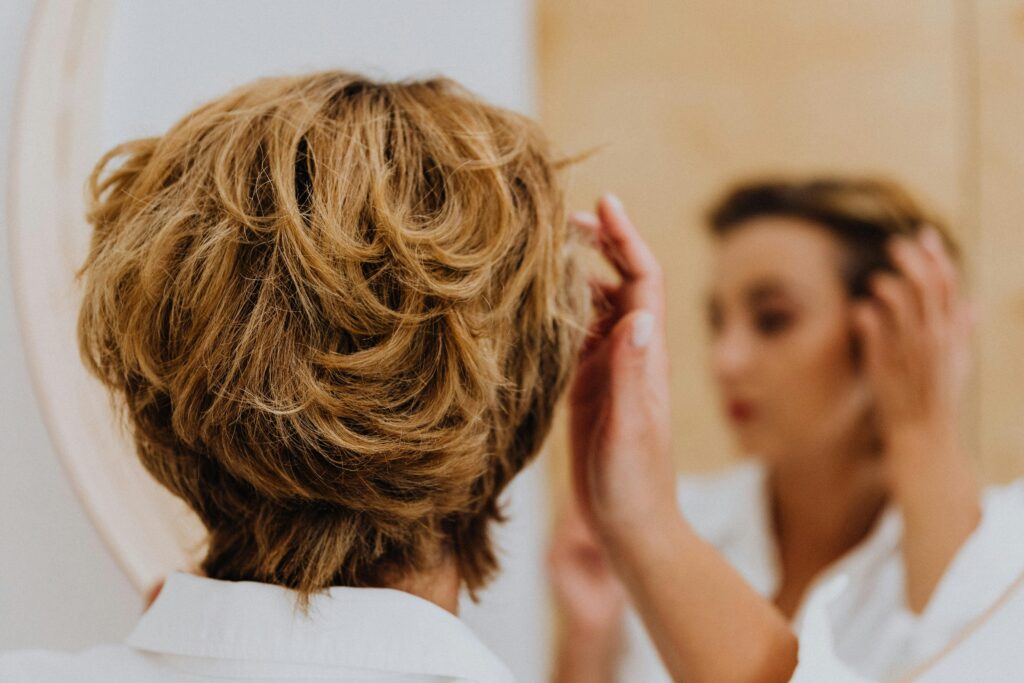 Hair Care Tips for Travelers: Maintaining Healthy Hair on Go