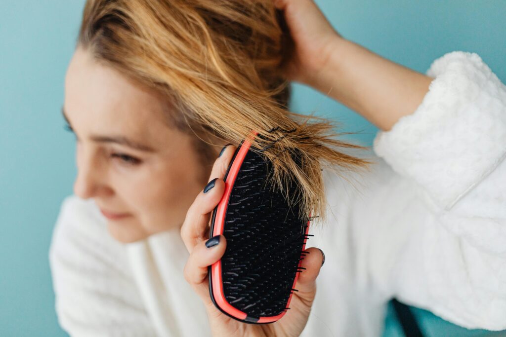 Hair Care Tips for Surviving Humidity: Taming Frizz and Flyaways
