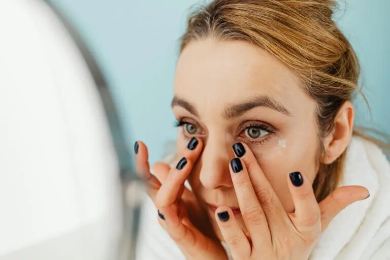 Benefits of Using Eye Creams with Vitamin C