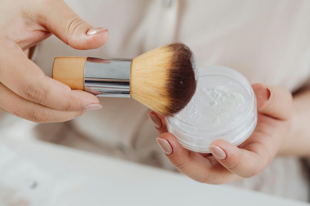 Benefits of Using Matte Setting Powders for Oil Control