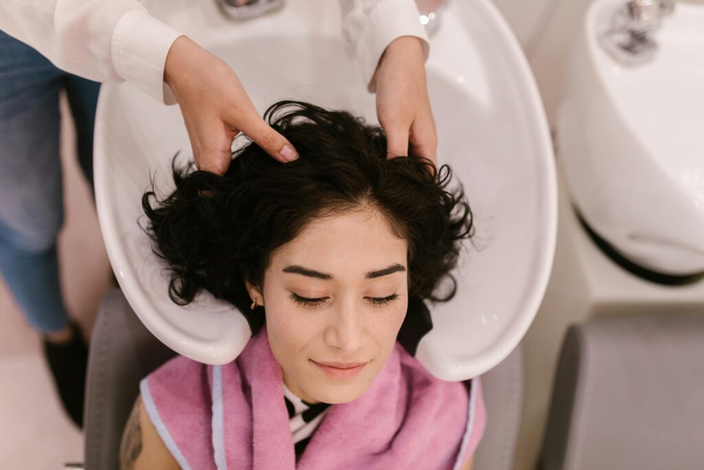 Art of Hair Tapping: Stimulating Scalp Circulation for Healthier Hair