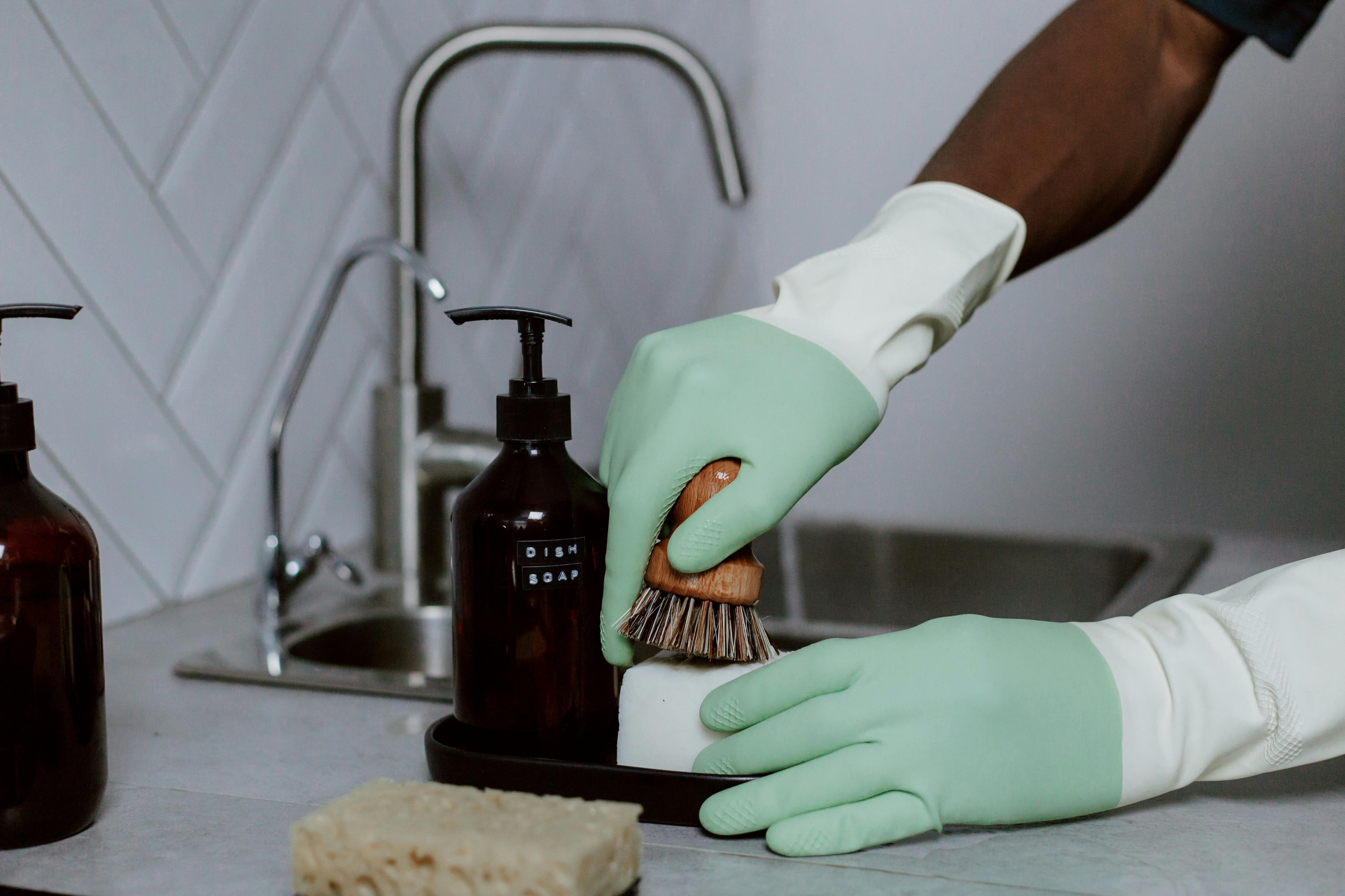 DIY Makeup Brush Cleansing Mats for Deep Cleaning