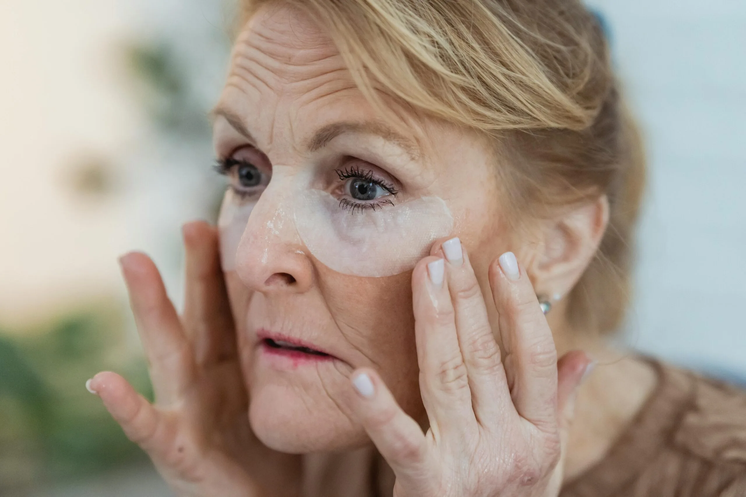 Hydrogel Eye Patches Benefits of Using Hydrogel Eye Patches