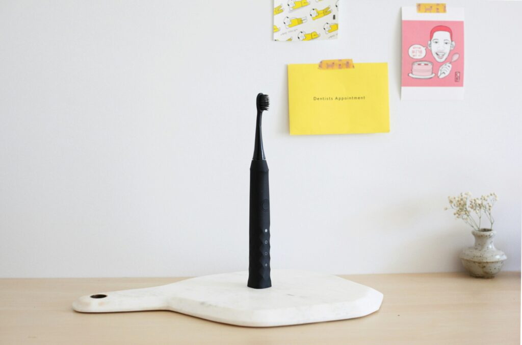 Benefits of Using Electric Toothbrushes with Whitening Modes